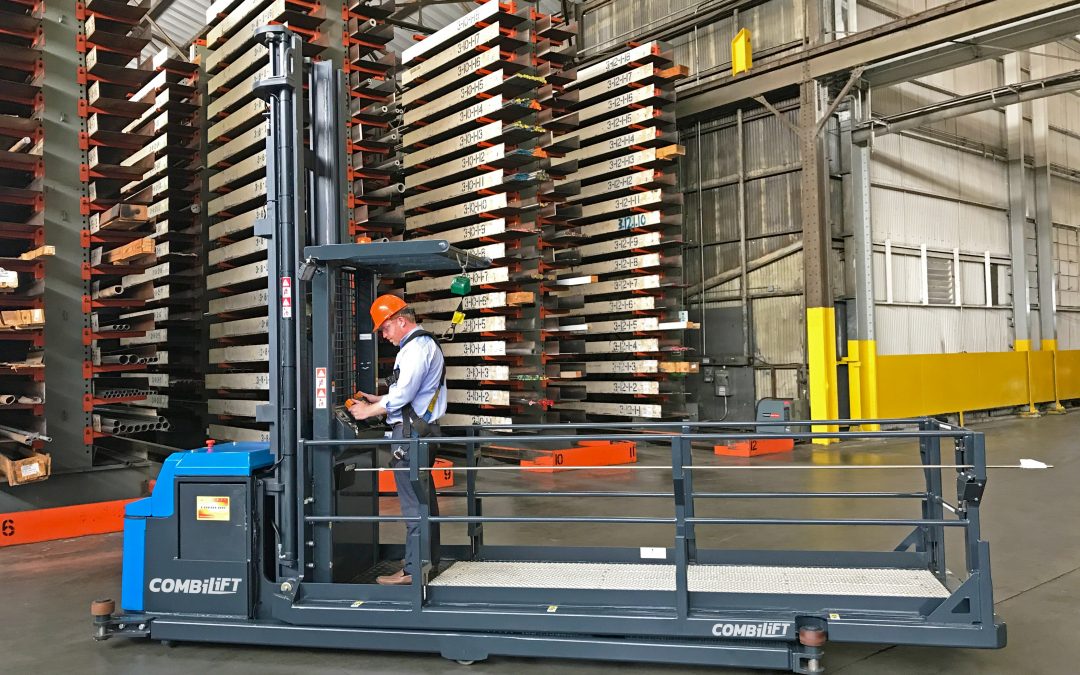Combilift lança o primeiro order picker para cargas longas