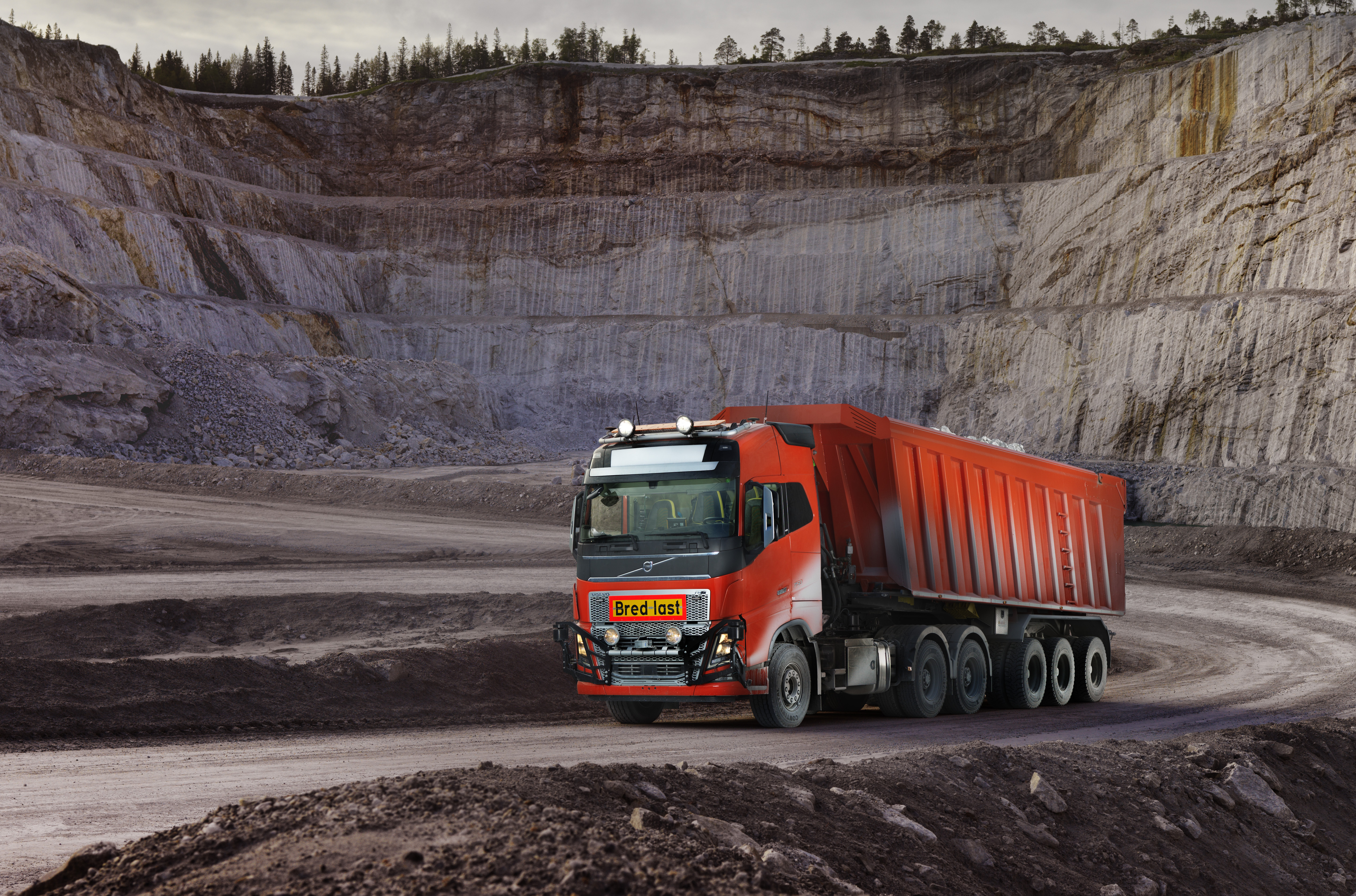 Volvo Trucks vai utilizar autónomo para transportar pedra calcária