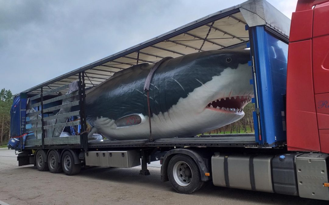 VLT Cargo transporta nova remessa de dinossauros para o Dino-parque da Lourinhã