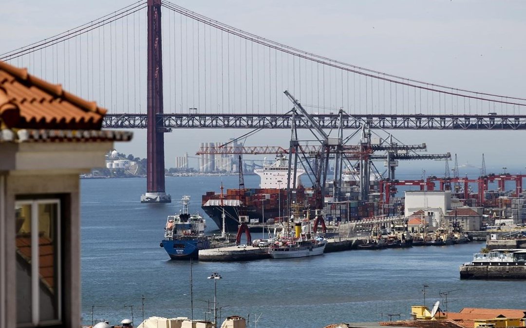 Terminal de Contentores de Alcântara recebe investimento de 122 milhões