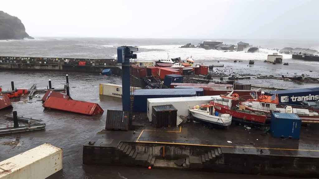 Porto das Lajes vai receber dois novos empilhadores