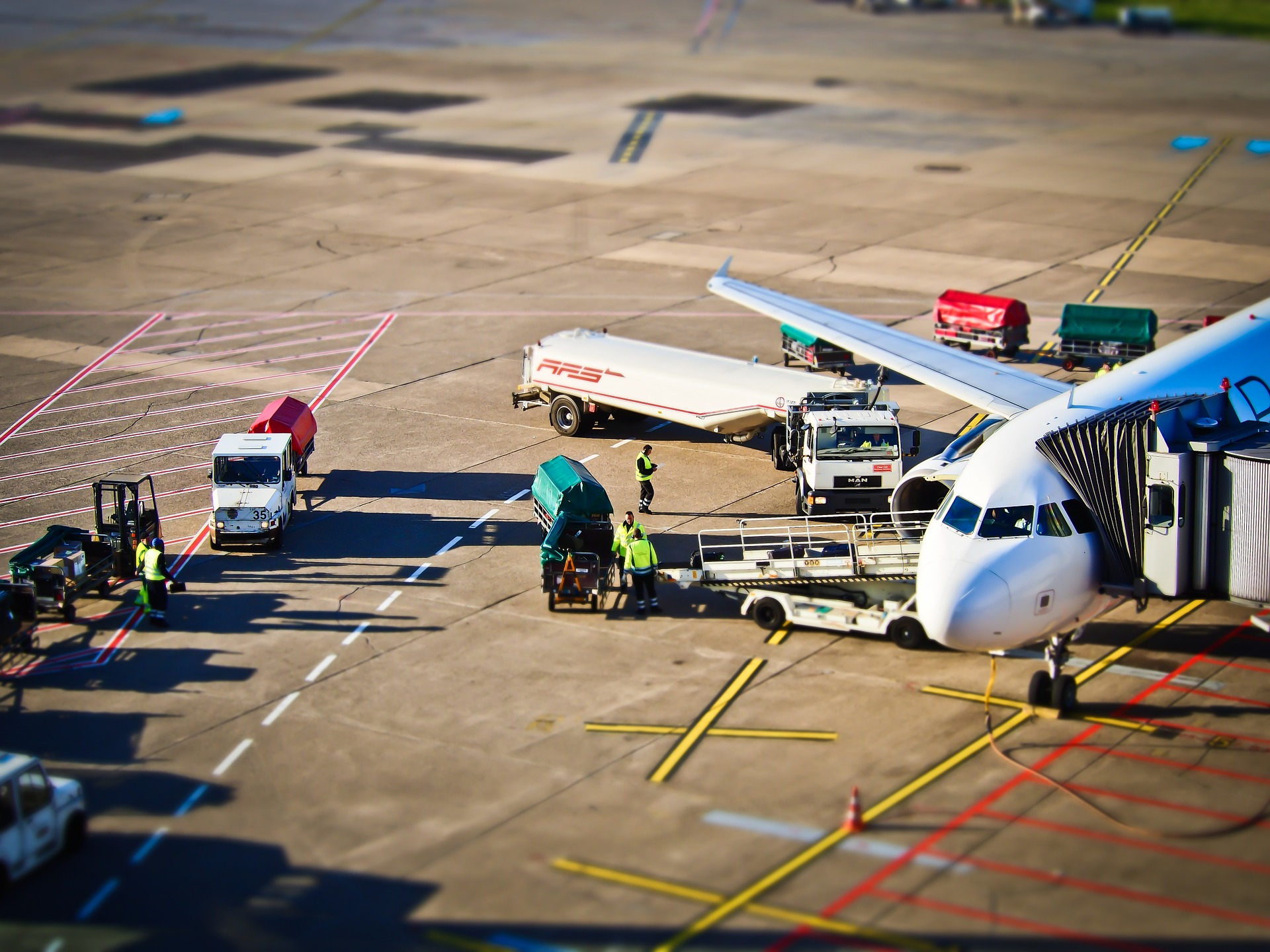Receitas de carga aérea a nível global caíram 11,7%