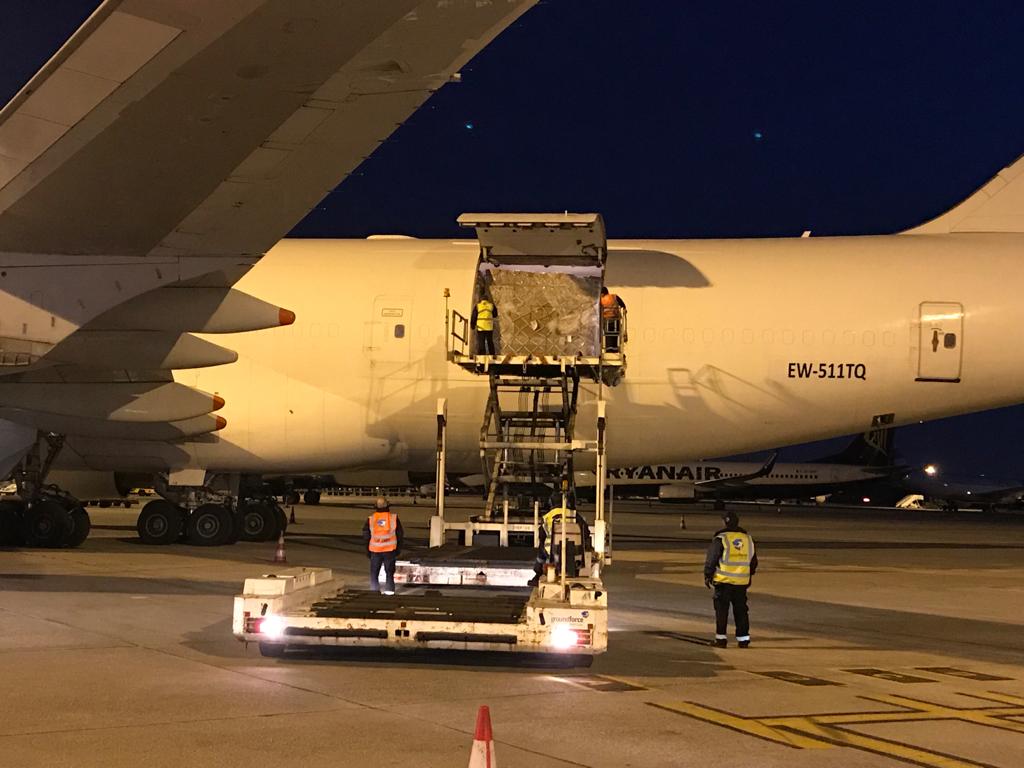 Rangel transporta 130 toneladas de equipamento hospitalar em três dias