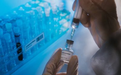 Potências europeias assinam acordo de fornecimento de 300 milhões de doses de vacina à UE