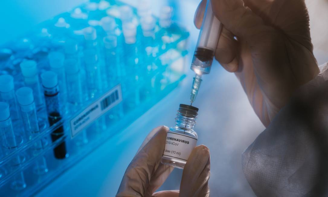 Potências europeias assinam acordo de fornecimento de 300 milhões de doses de vacina à UE