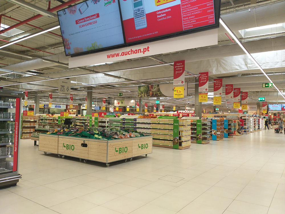 Auchan Retail assina parceria estratégica com a Glovo