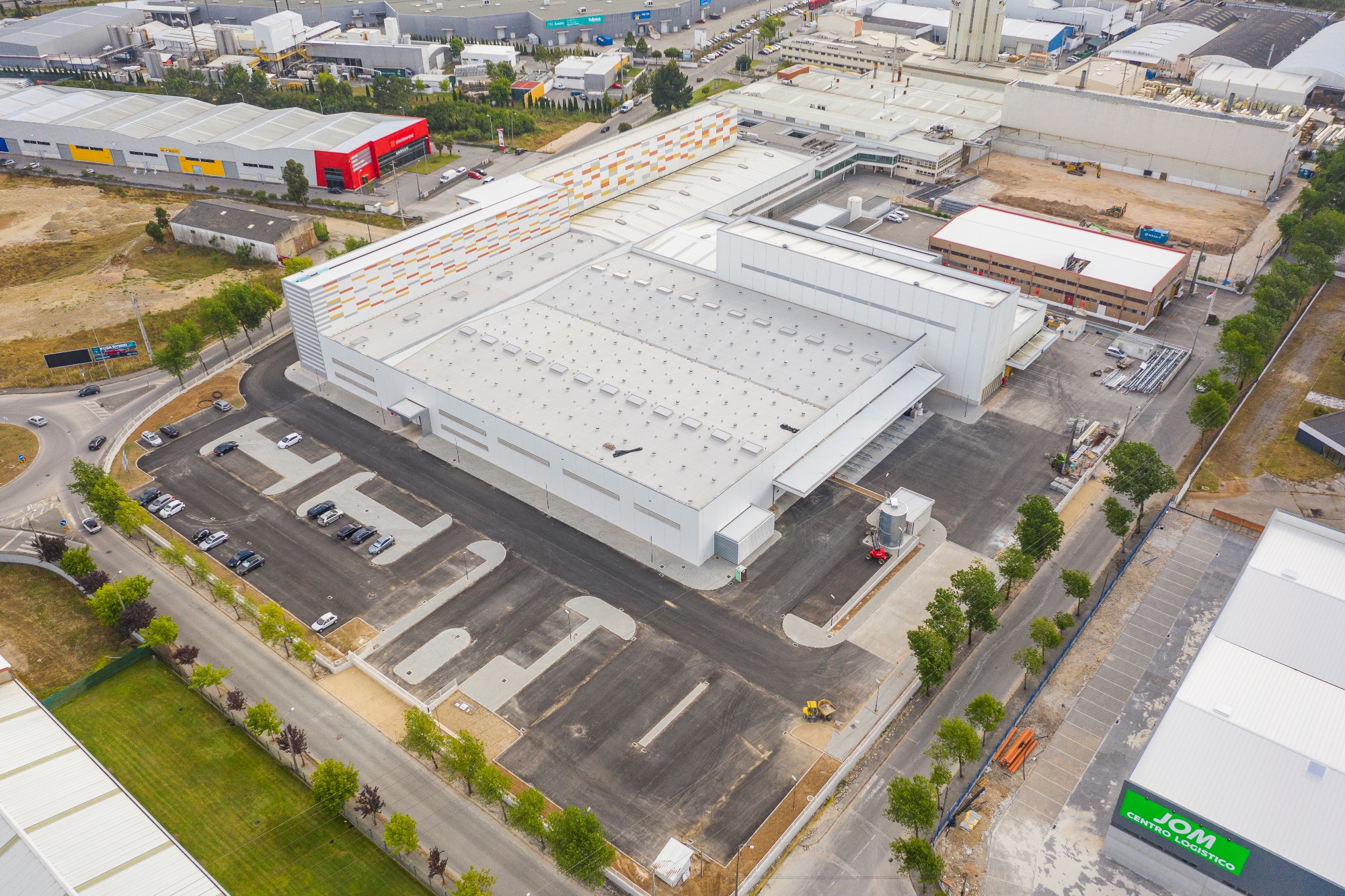 Indasa amplia capacidade produtiva e logística em Aveiro