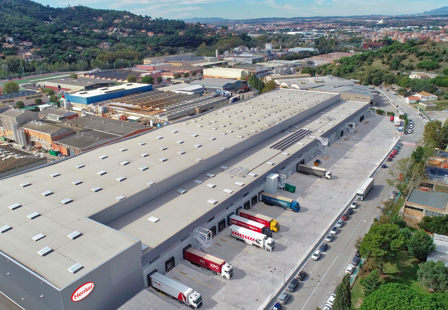 Henkel inaugura centro logístico automatizado para o Sul da Europa