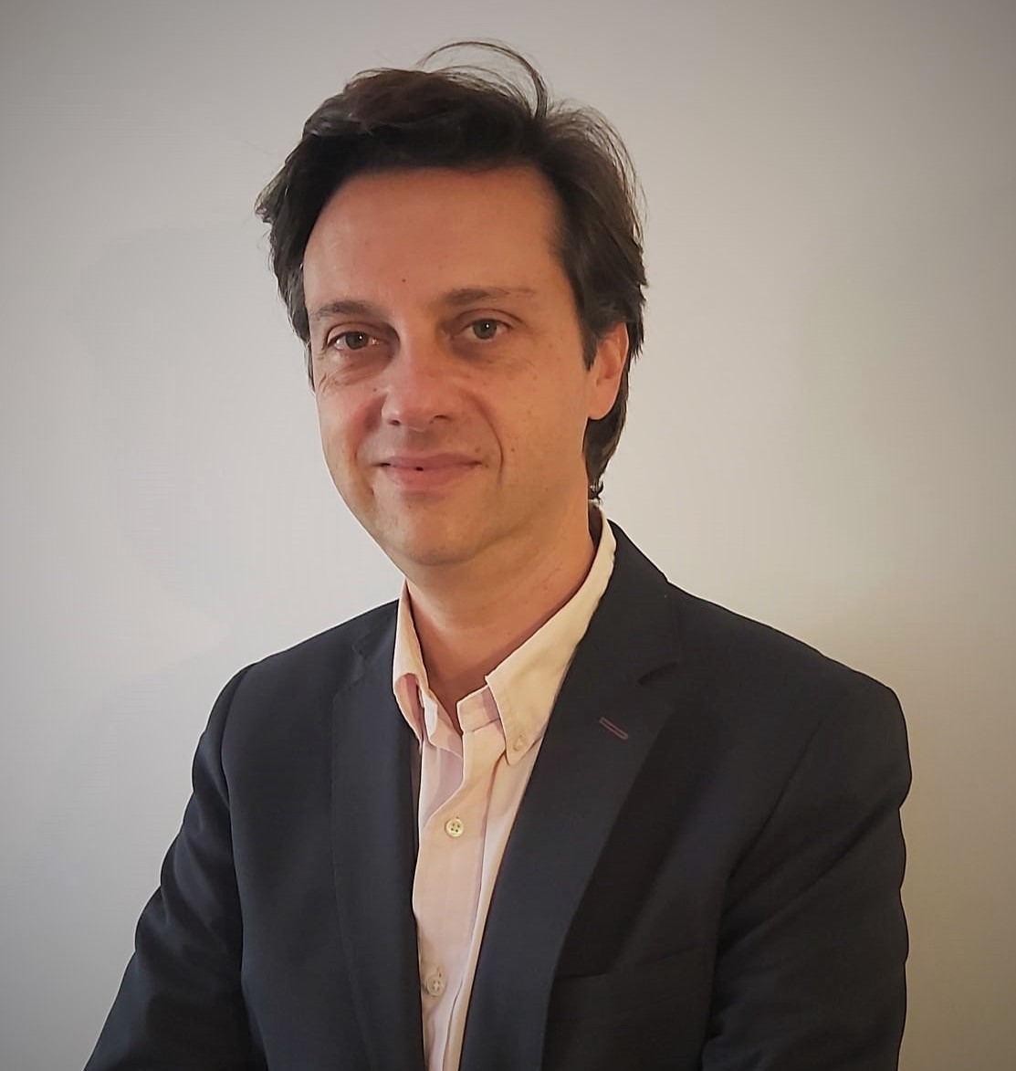 Alfredo Alcalá lidera logística de contrato da DB Schenker