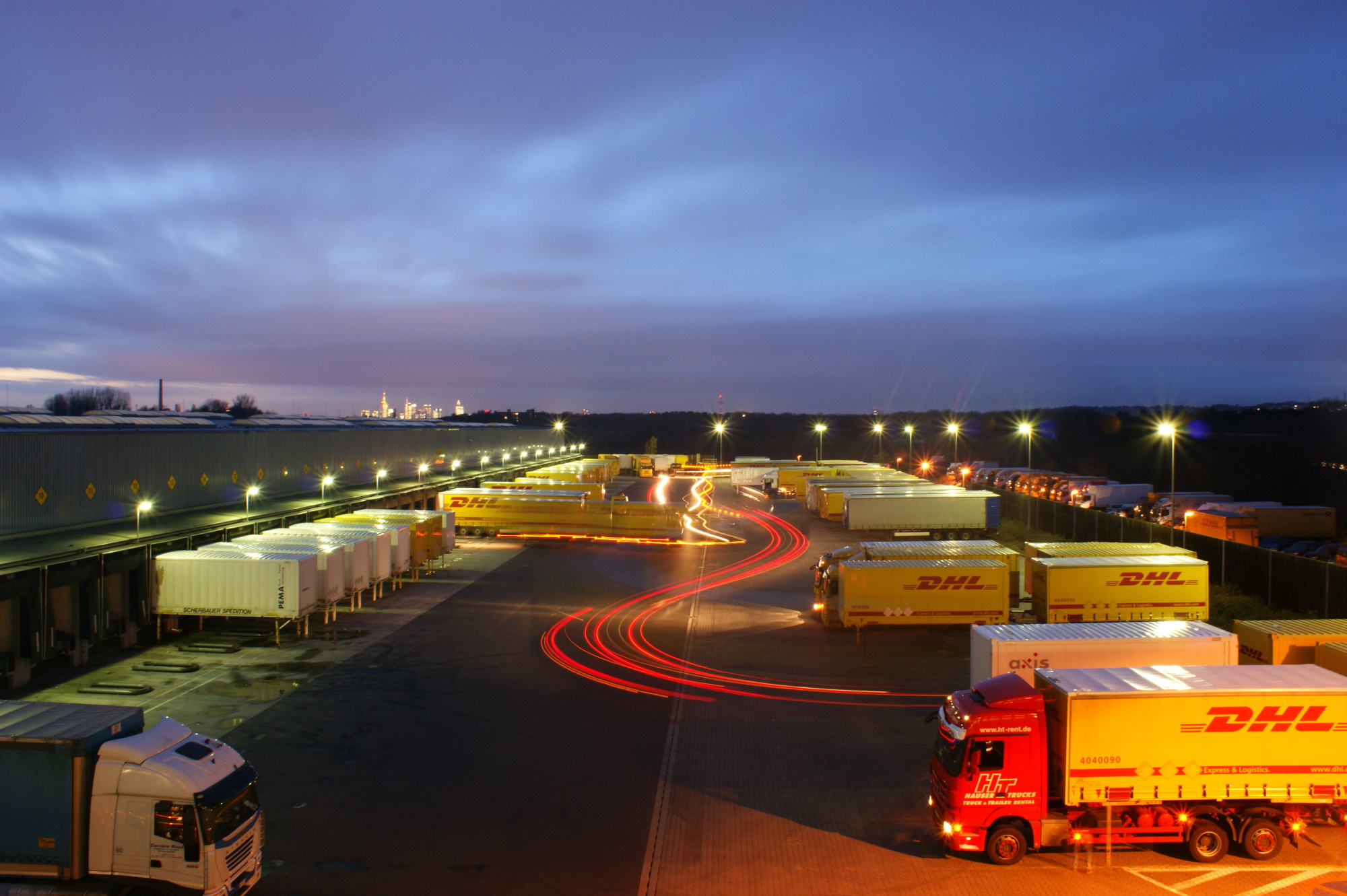 DHL Supply Chain investe em armazéns automáticos verticais
