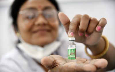 Maior fabricante de vacinas enfrenta contratempo com produção do fármaco