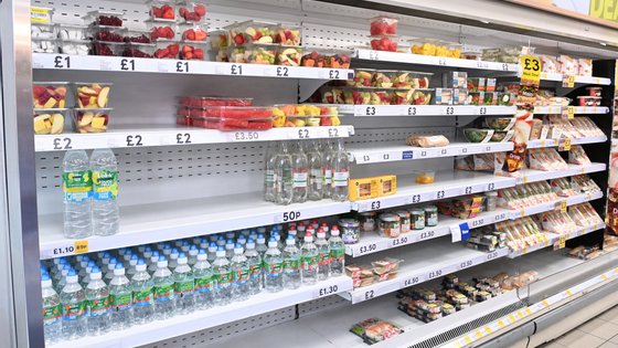 Quarentena obrigatória causa interrupções na cadeia de valor no Reino Unido