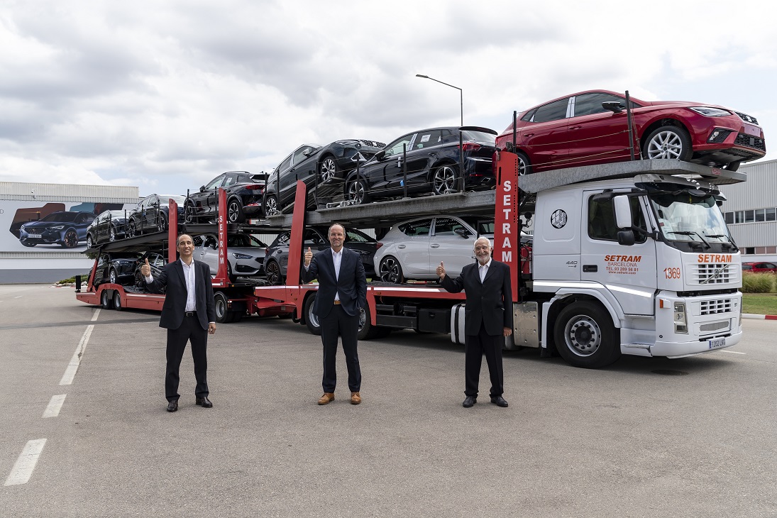 SEAT e SETRAM lançam o primeiro megatruck para transporte de veículos em Espanha