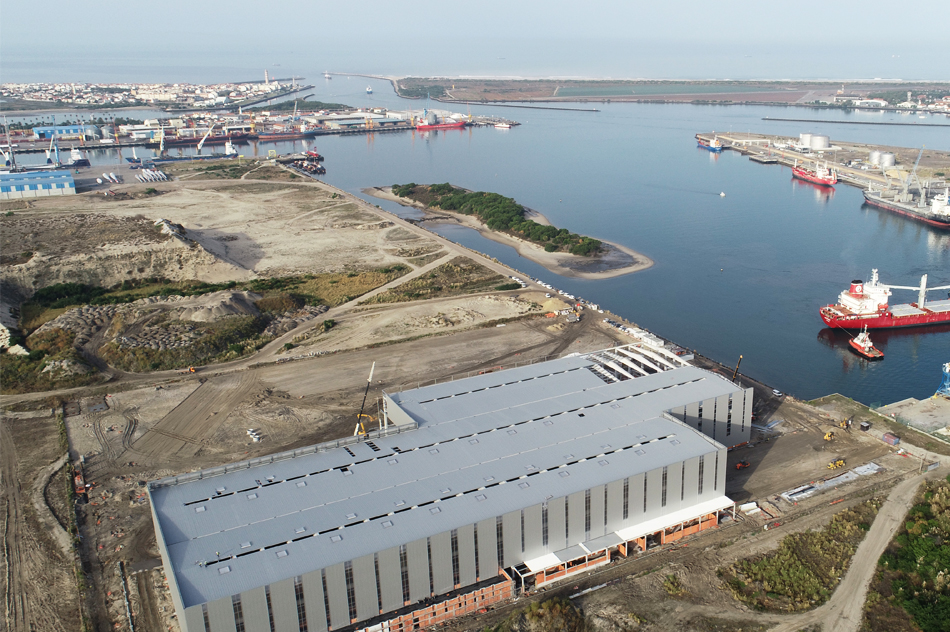 Porto de Aveiro constrói zona de apoio logístico na zali