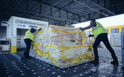 DHL já entregou mil milhões de doses de vacinas contra a COVID-19