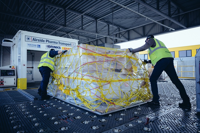 DHL já entregou mil milhões de doses de vacinas contra a COVID-19