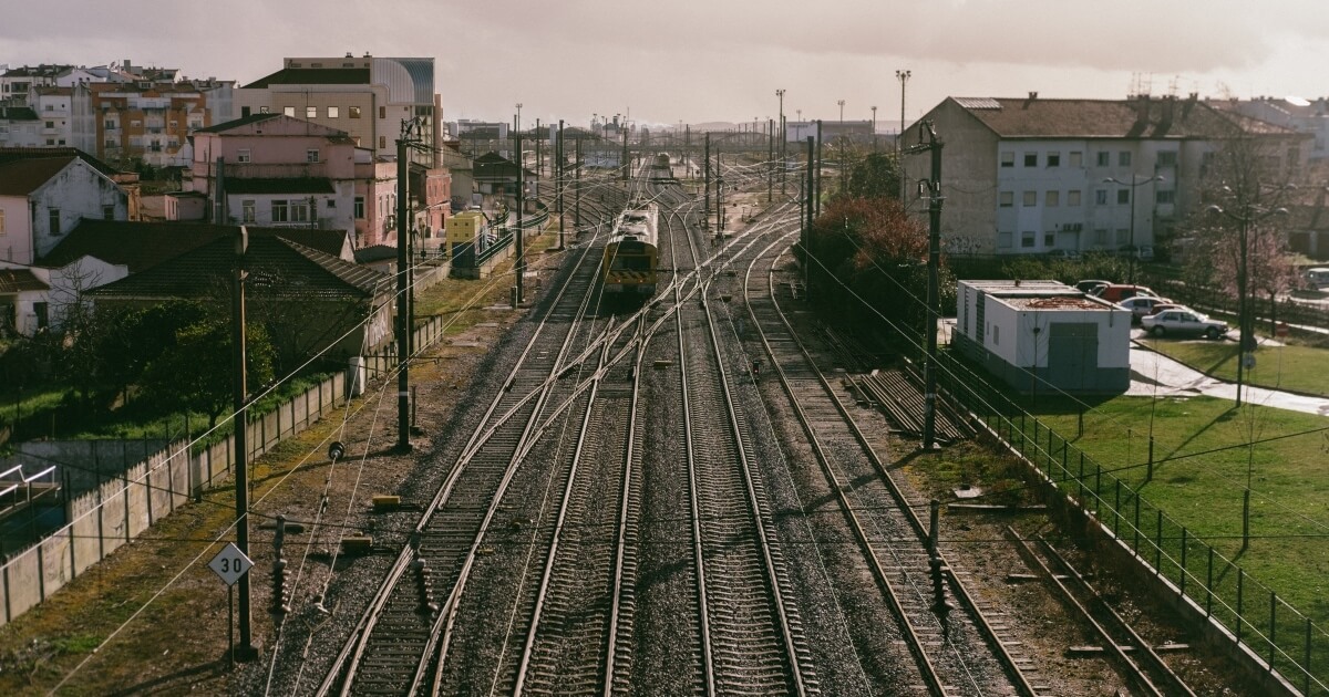 Ligação entre terminal rodoferroviário no Entroncamento e a Linha do Norte avança