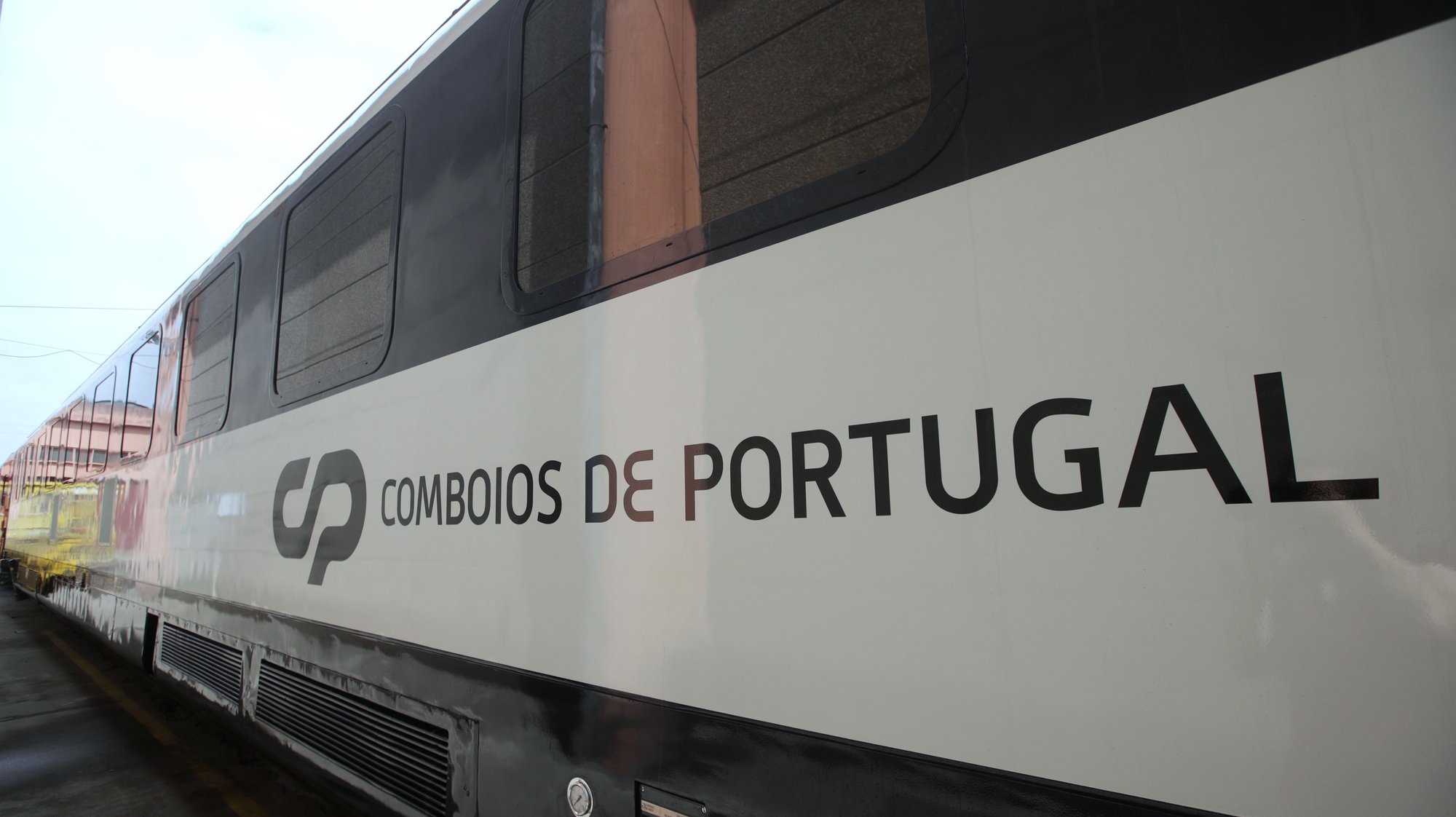 Fabricantes internacionais atraídos por concurso de comboios em Portugal