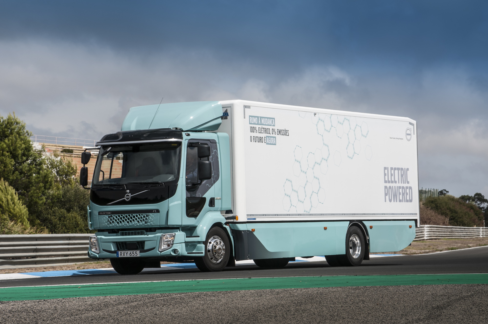 Camiões elétricos: Volvo Trucks lidera na Europa