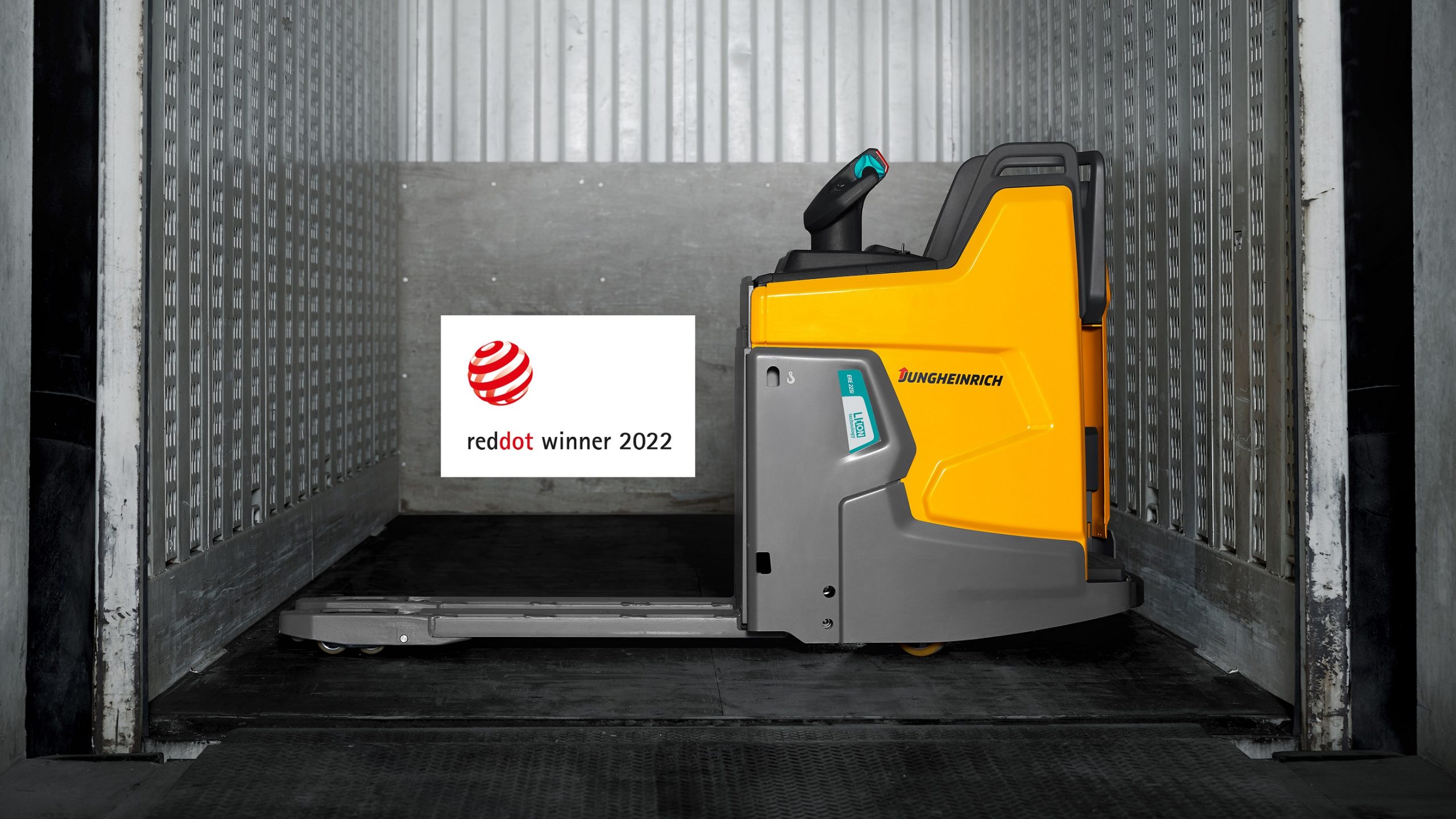 Porta-paletes elétrico compacto da Jungheinrich vence Red Dot Design Award