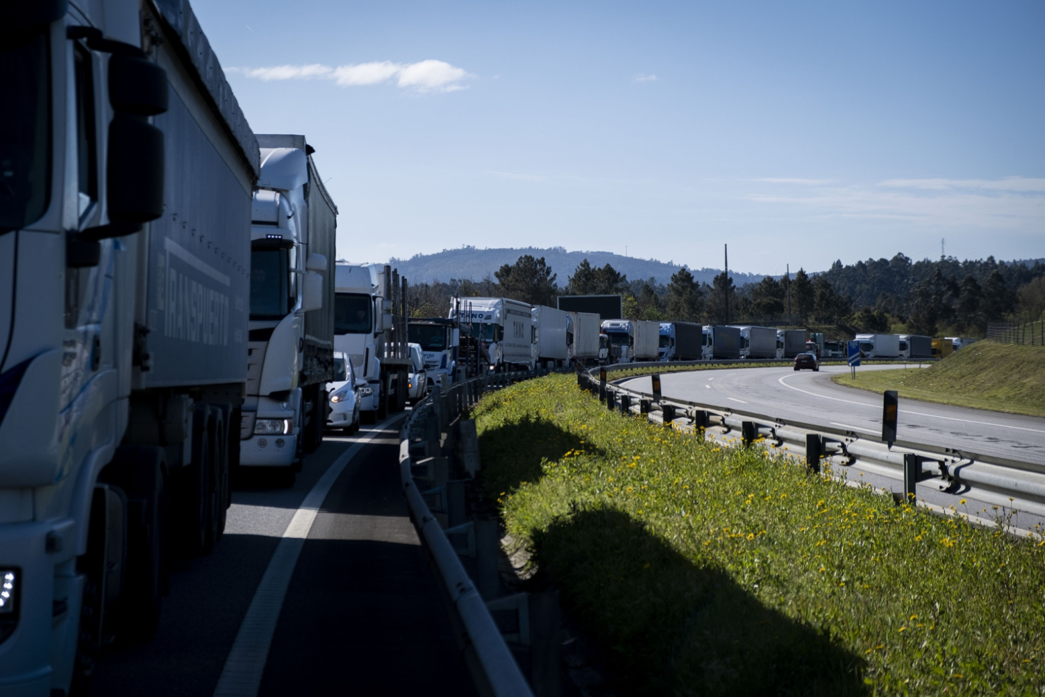 Novo aumento dos combustíveis poderá levar a outra paragem do setor dos transportes