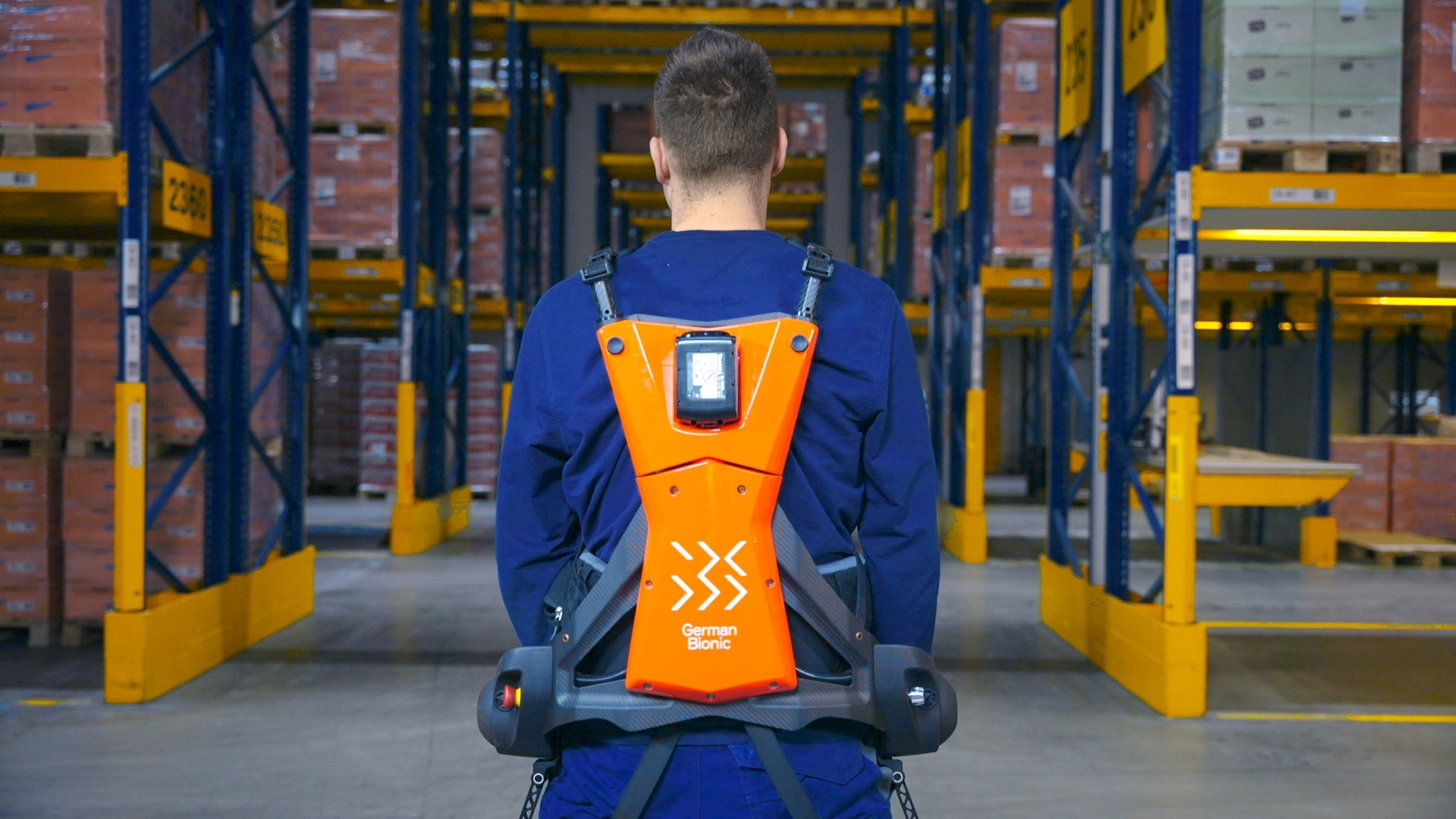 Dachser implementa exosqueletos para facilitar operações