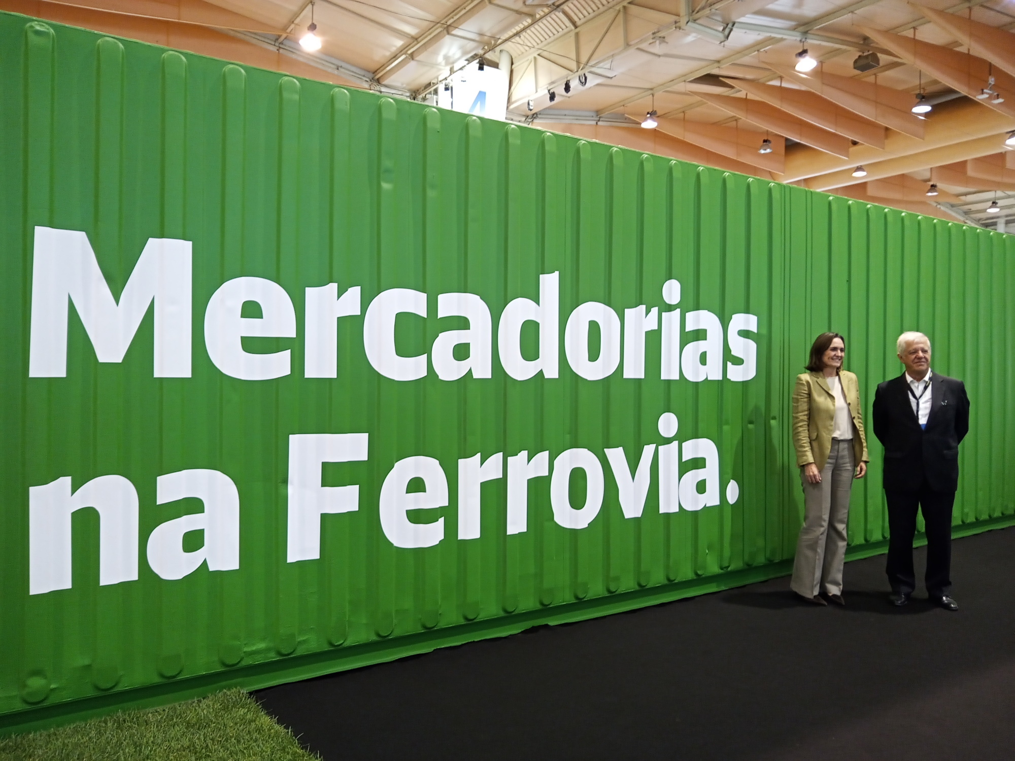 Contentor verde que quer mudar o mundo chegou a Portugal