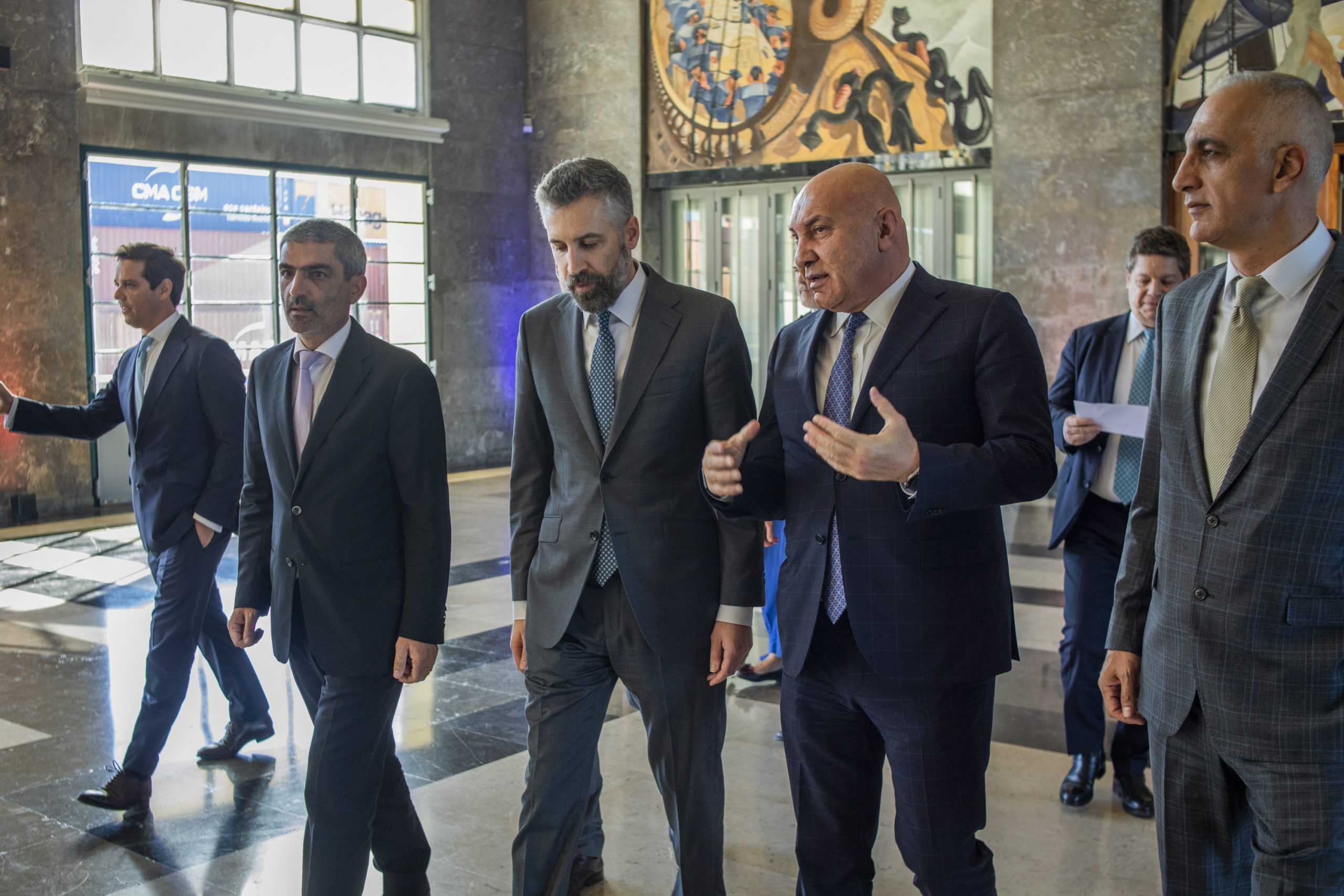 Ministro Pedro Nuno Santos pede “confiança na economia portuguesa”