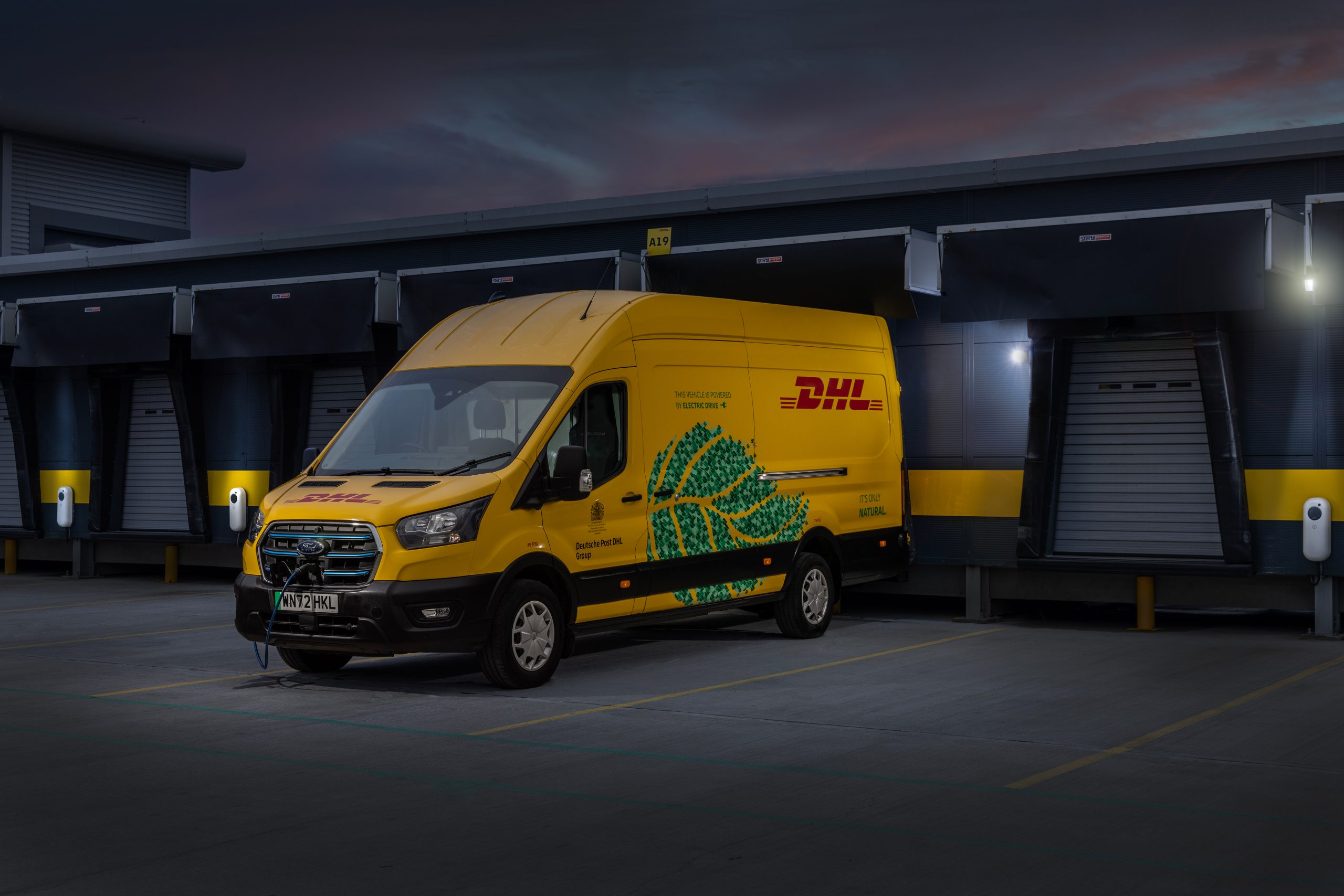 Ford Pro fornece mais de 2.000 carrinhas elétricas ao Deutsche Post DHL Group
