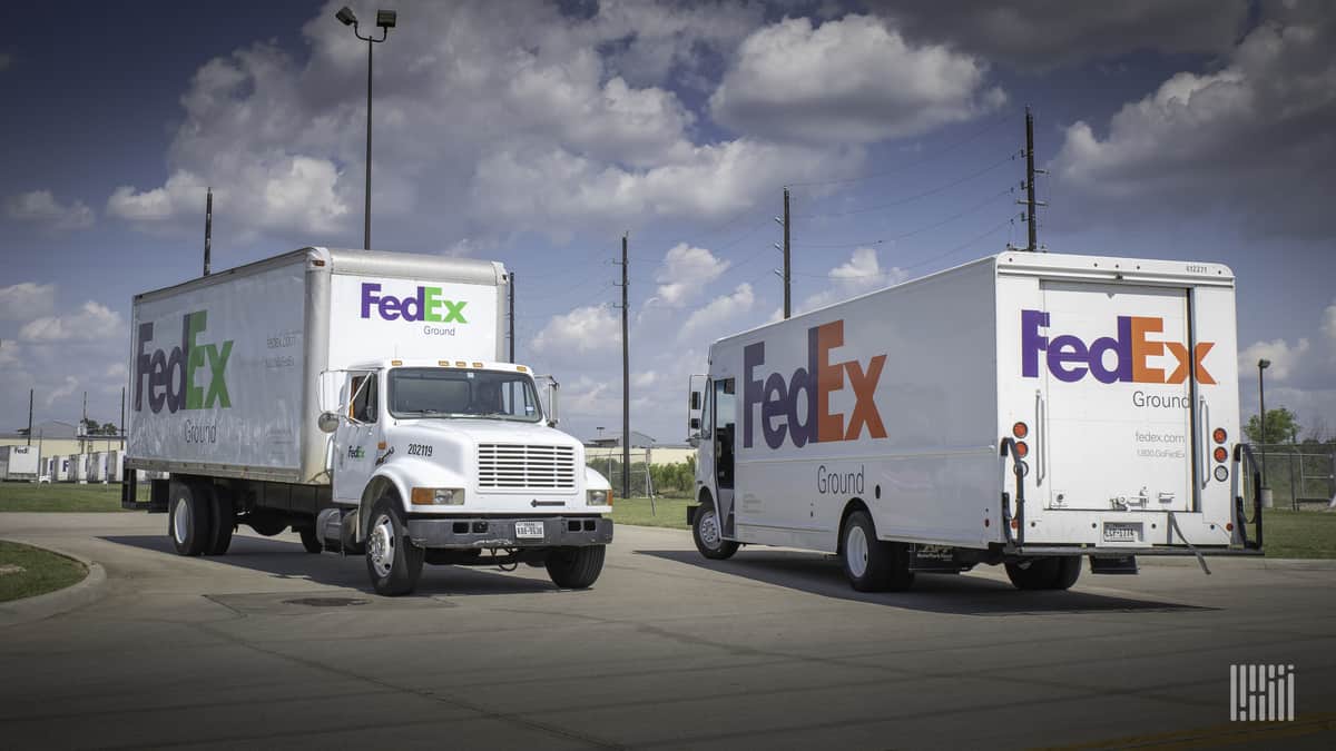 FedEx consolida operações numa companhia para poupar 6 mil milhões
