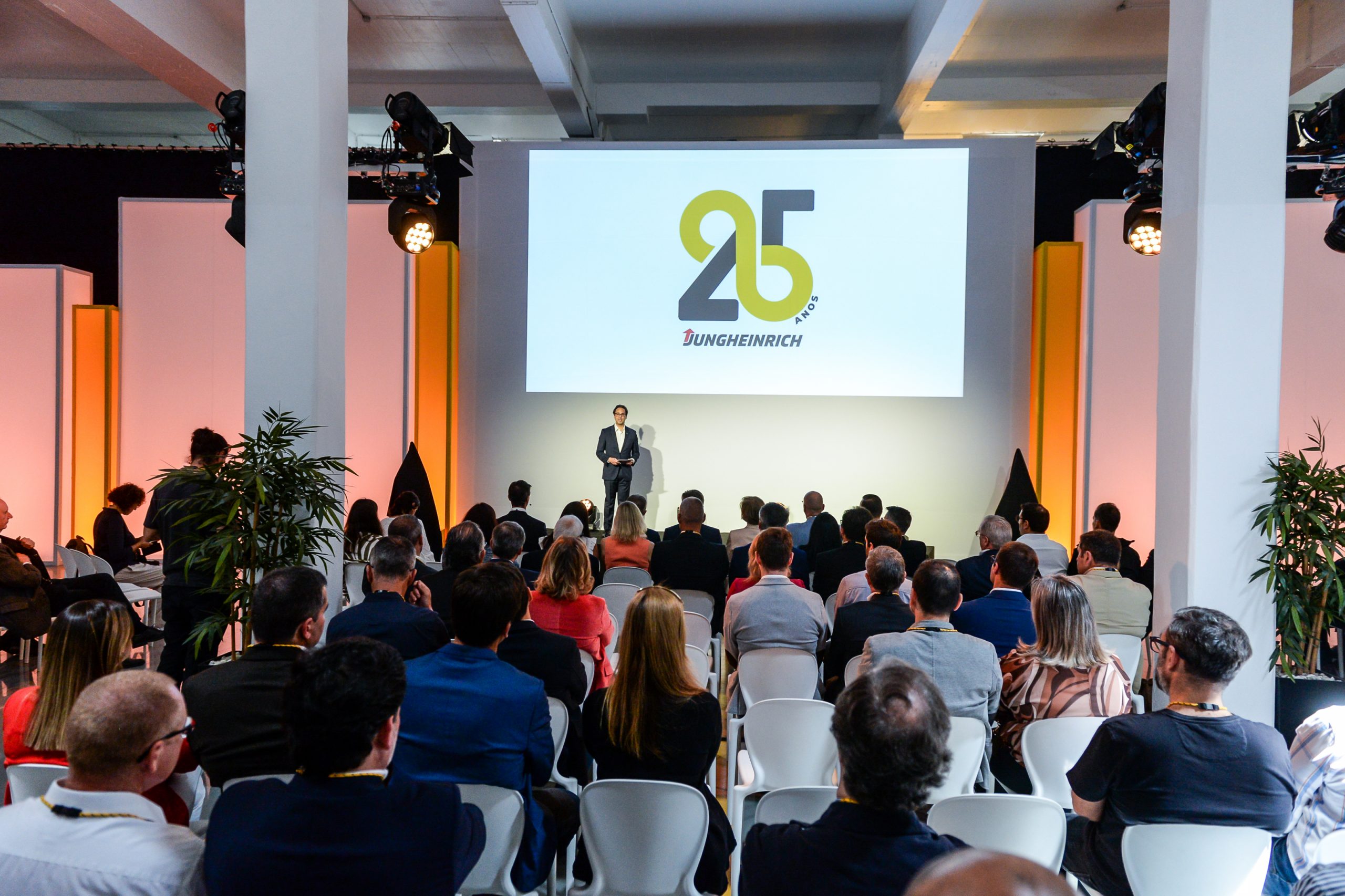25 anos Jungheinrich