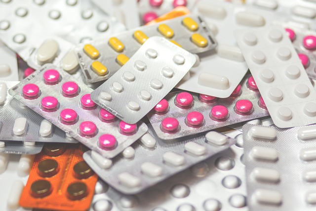Comissão Europeia anuncia medidas para combater escassez de medicamentos