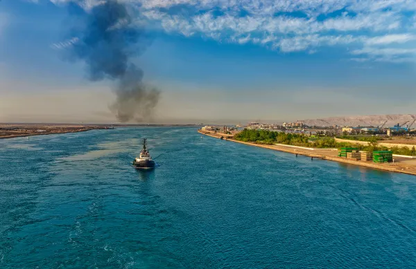 Autoridade do Canal do Suez afirma que Egito está a estudar expansões do canal