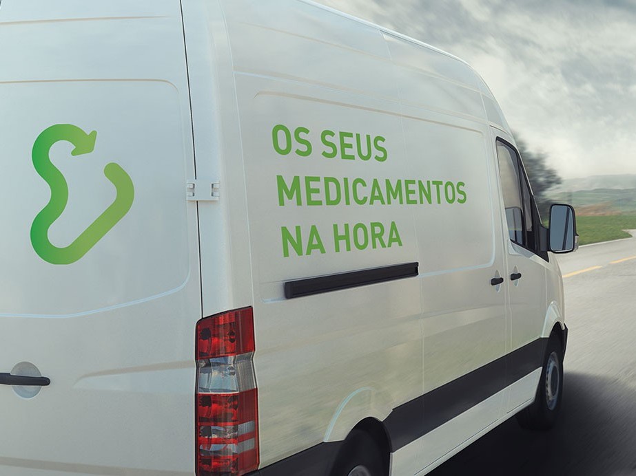 Vacinas: operação logística de distribuição às farmácias já começou