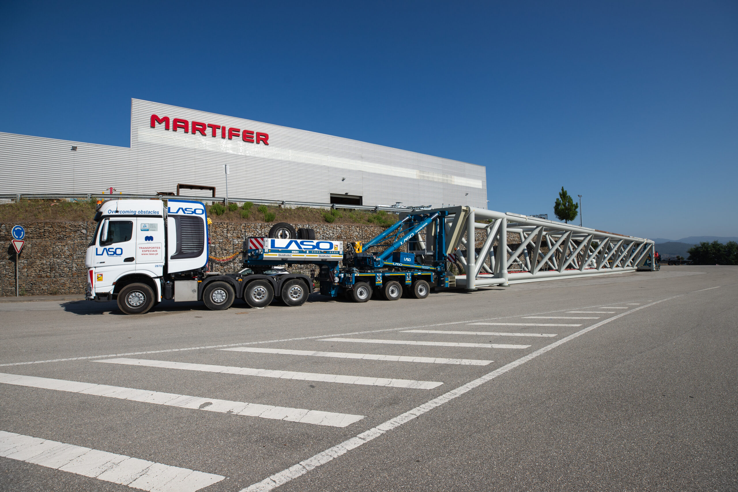 LASO transporta duas pontes para Roterdão através do Porto de Aveiro