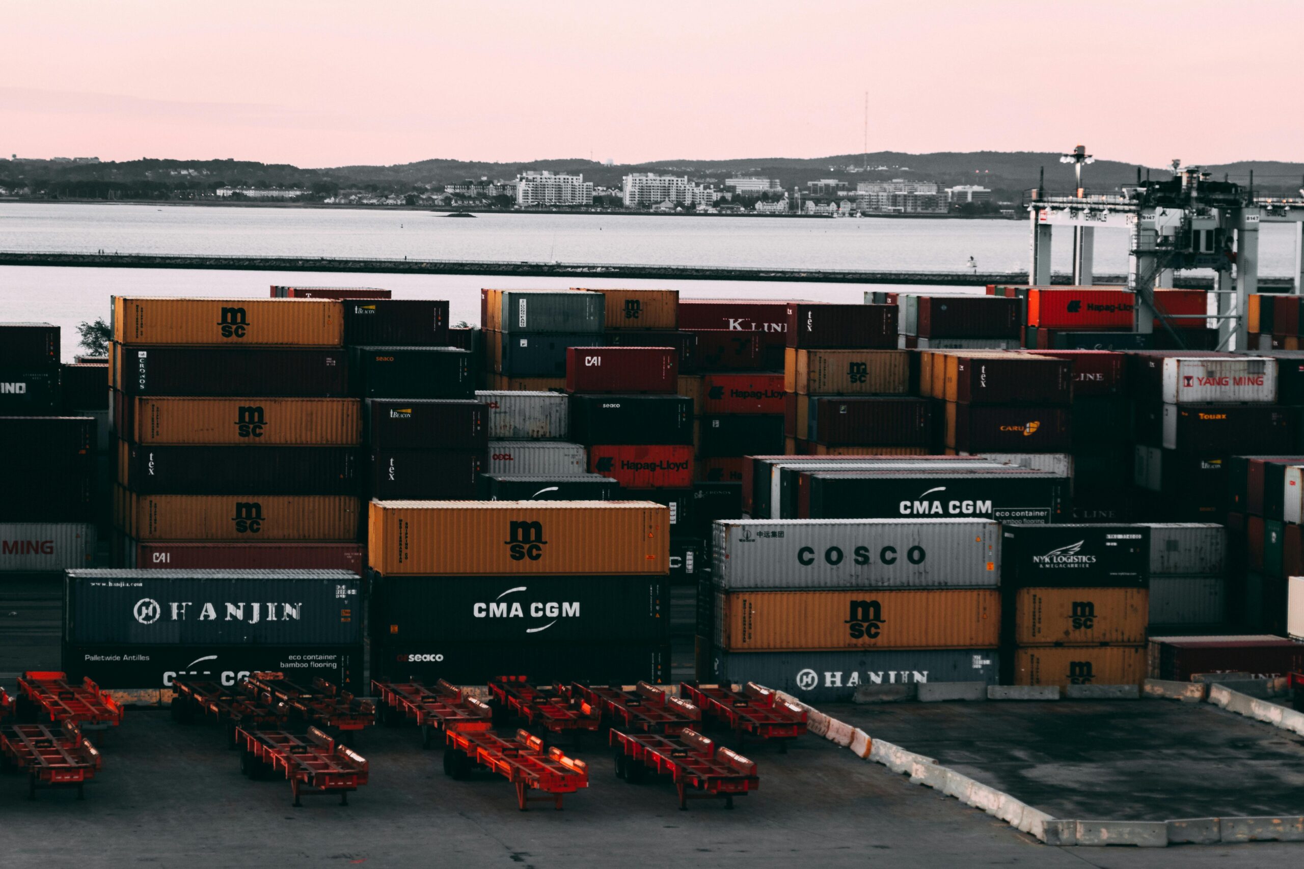 Setor dos transportes e logística deverá crescer globalmente 3,8% em 2024