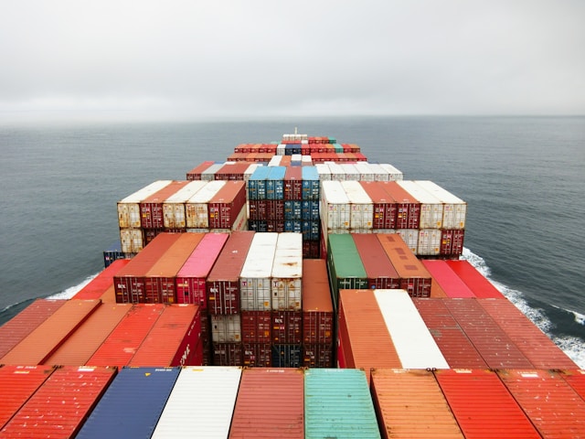 Six Overseas implementa plataforma Cargofive para otimizar operações