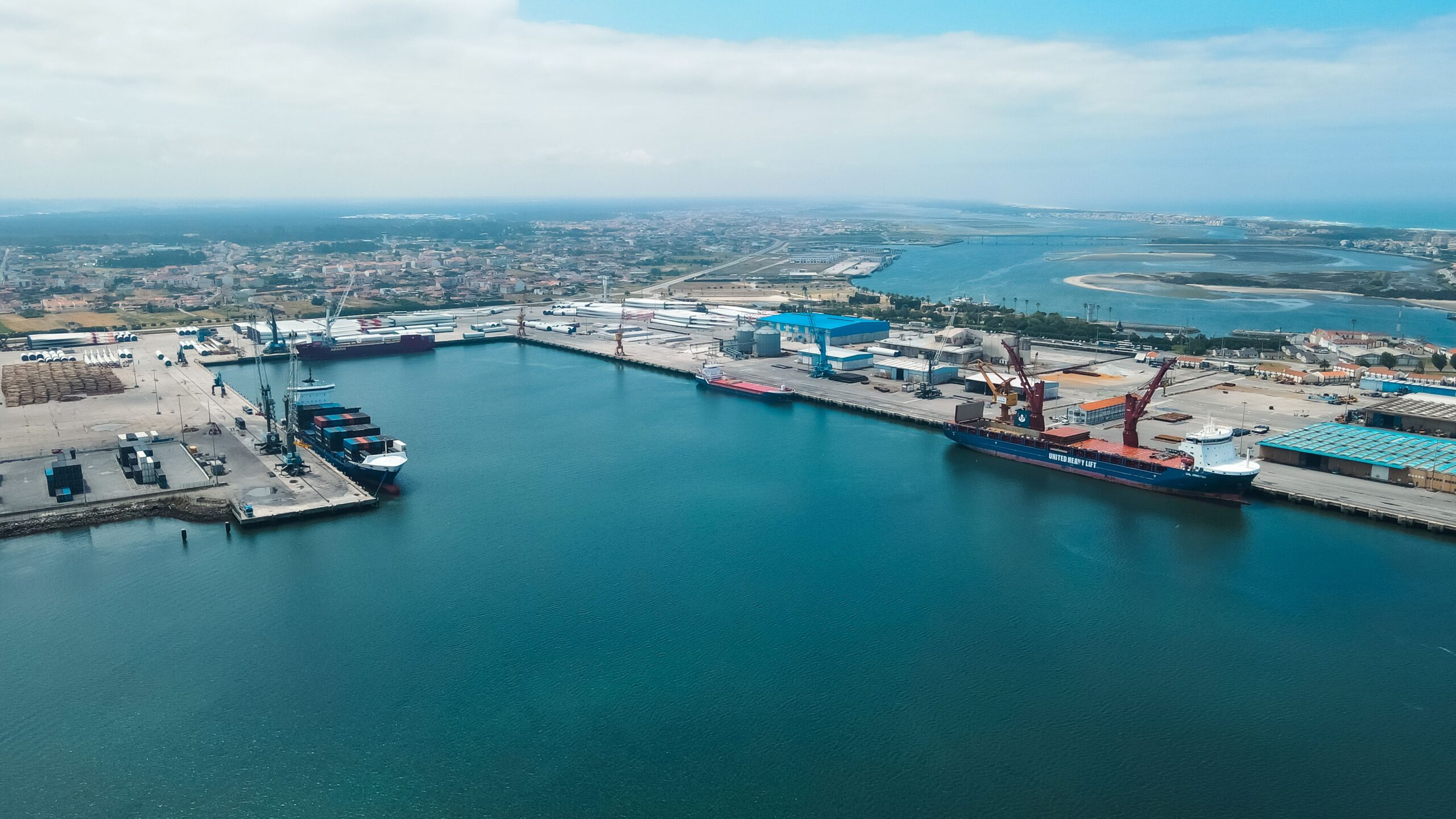 Porto de Aveiro abre concurso público para concessão de uma parcela no Terminal de Granéis Líquidos
