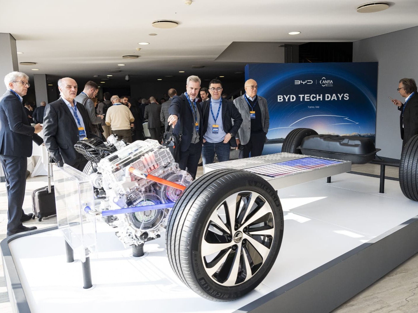 Setor automóvel: BYD pronta para negociar com fornecedores europeus