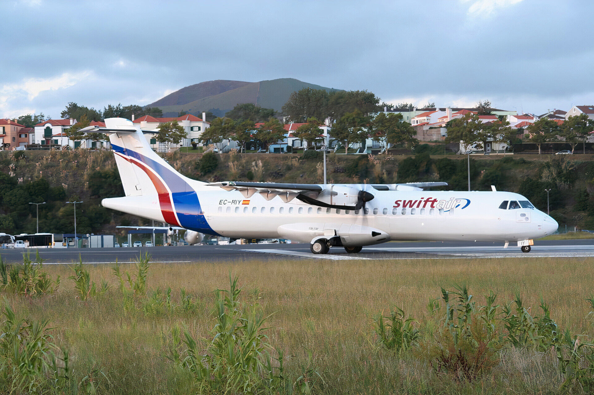 MAIS Madeira AIR suspende voos semanais para os Açores