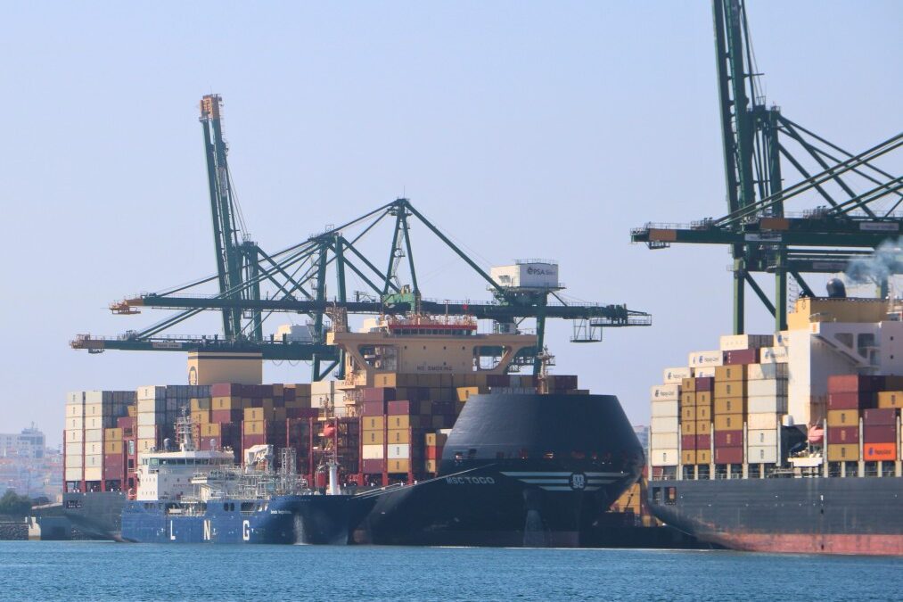 Porto de Sines estreia abastecimento de GNL navio a navio