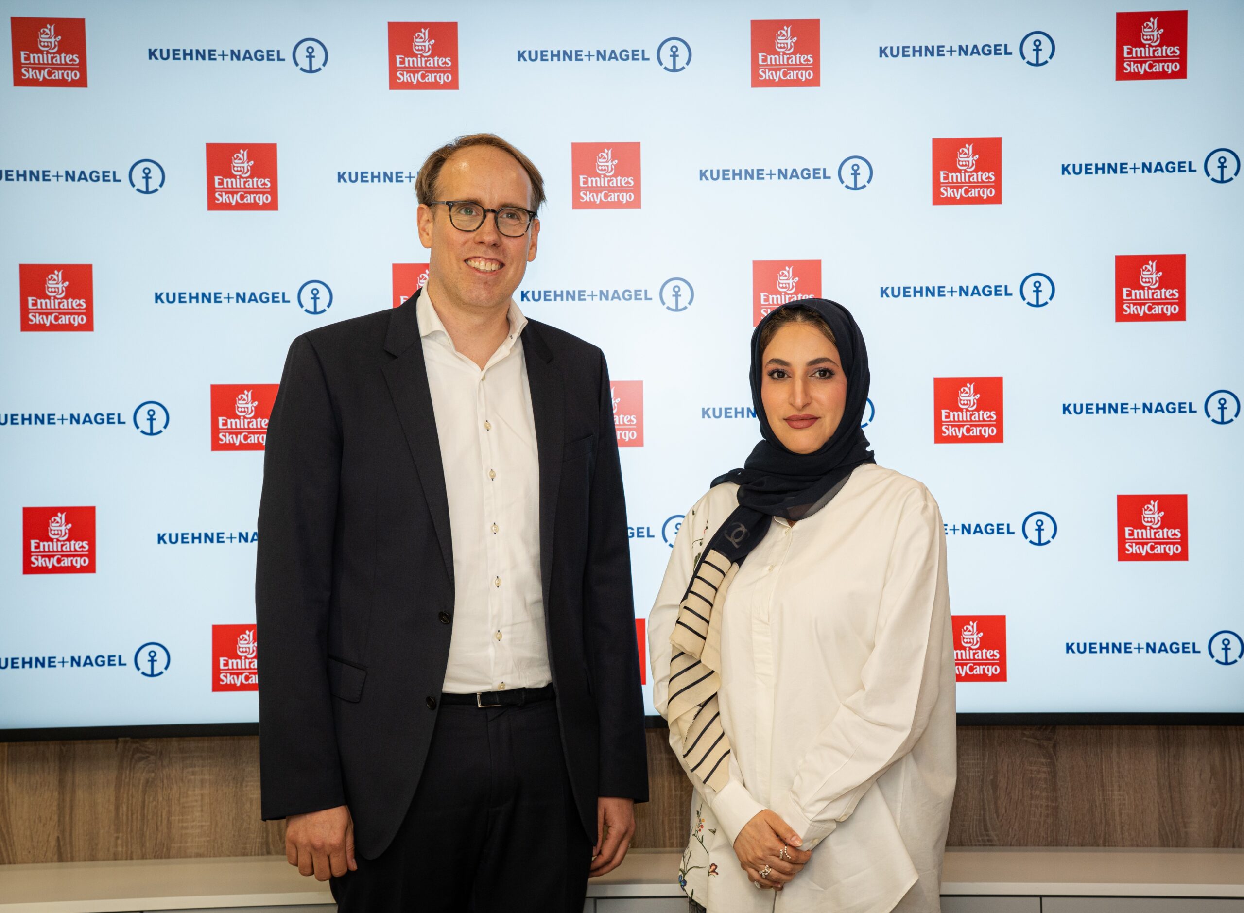 Emirates SkyCargo estabelece parceria de SLA com Kuehne+Nagel