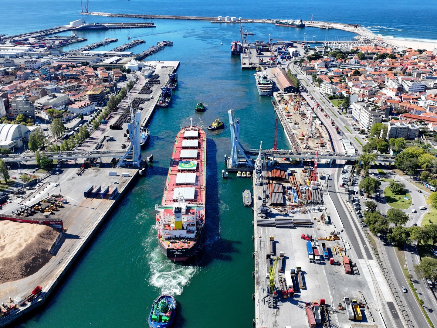 Porto de Leixões reforça capacidade para navios de maior porte