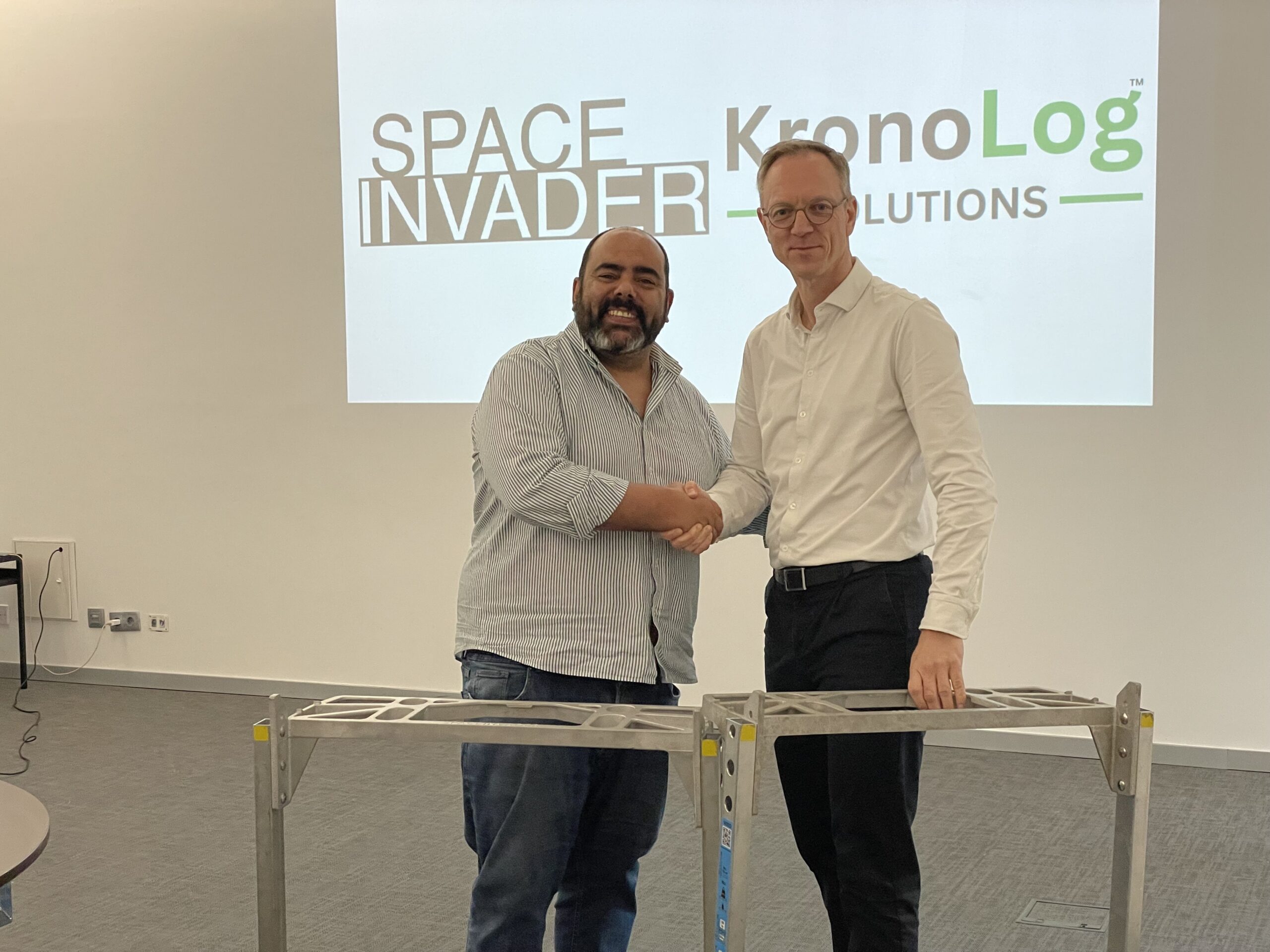 KronoLog Solutions e SpaceInvaders