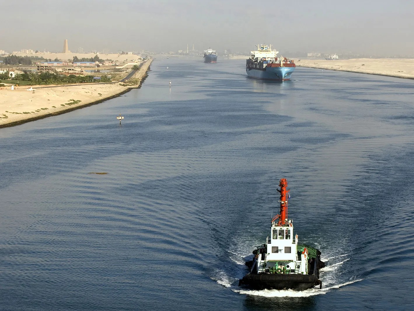 Entre testes e prudência, será 2026 o ano do regresso ao Canal do Suez?