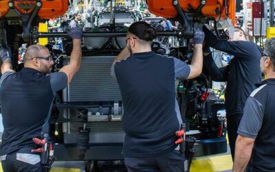 Mercedes inicia produção de nova geração de camiões elétricos