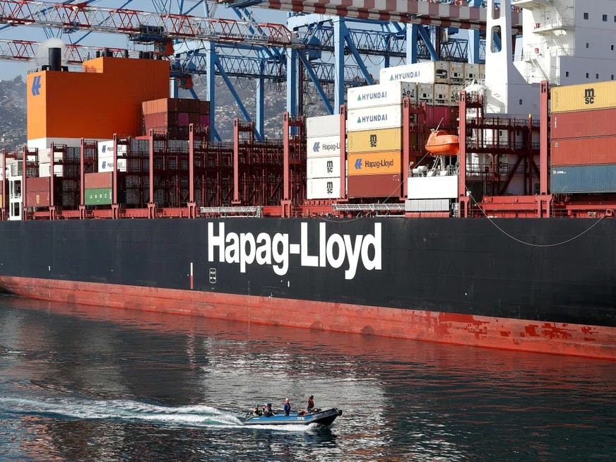 Hapag-Lloyd negoceia compra da ZIM