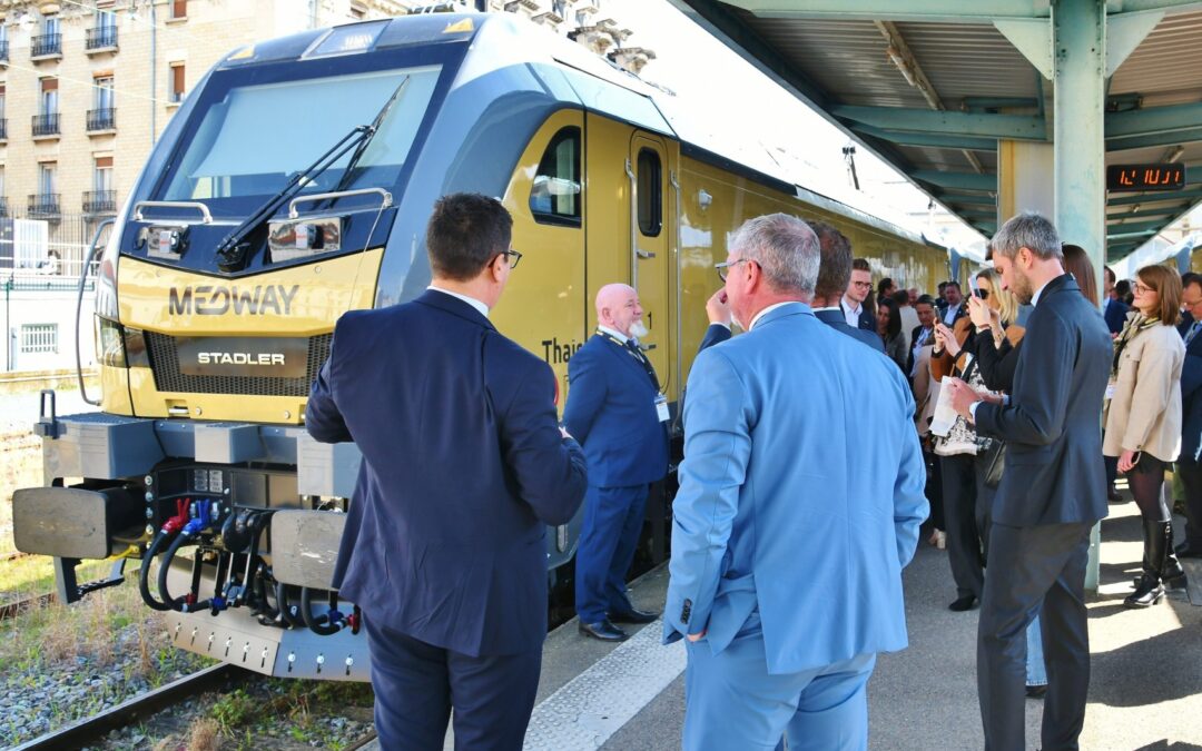 Medway batiza novas locomotivas em França