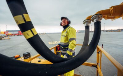 DHL estabelece acordo com IAG Cargo para uso de combustível sustentável na aviação