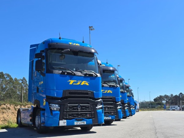 TJA incorpora 140 tratores Renault T480